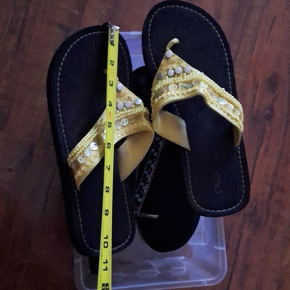 Cato Thong Sandals - Picture 13 of 16